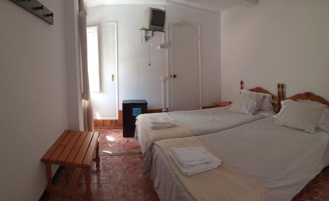 Hostal Fonda Cerdanya La Pobla de Lillet Eksteriør bilde